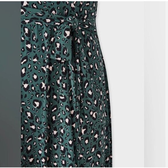 Torrid Studio Knit Hi-Low Midi Dress 2X Green Leopard Wrap V-Neck Falll - Picture 10 of 11
